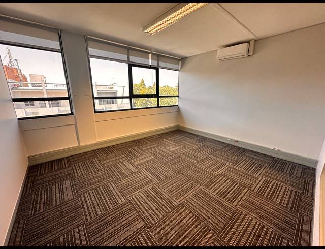 238M² OFFICE TO LET IN GREENSIDE